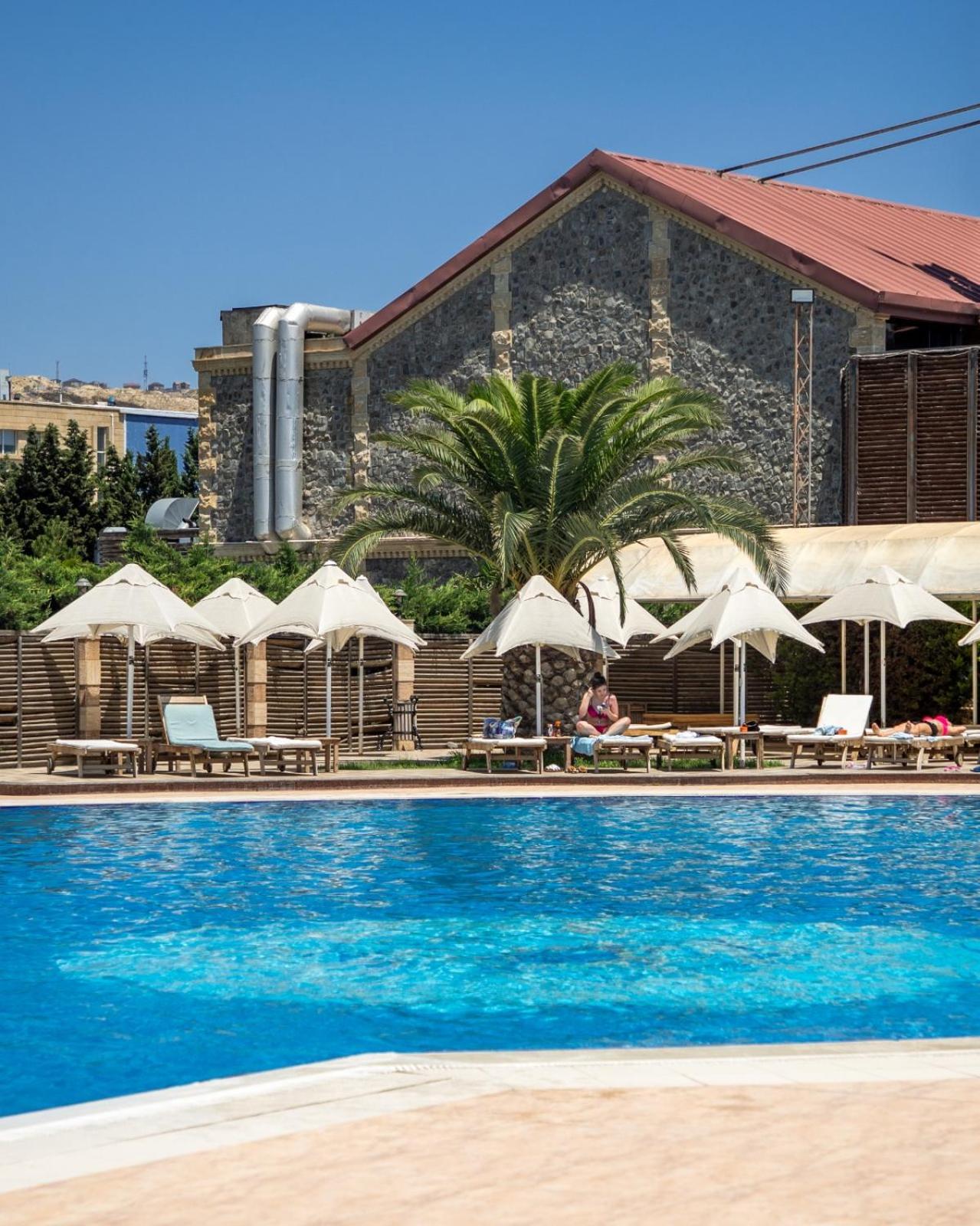 Green City Resort Hotel Баку Экстерьер фото