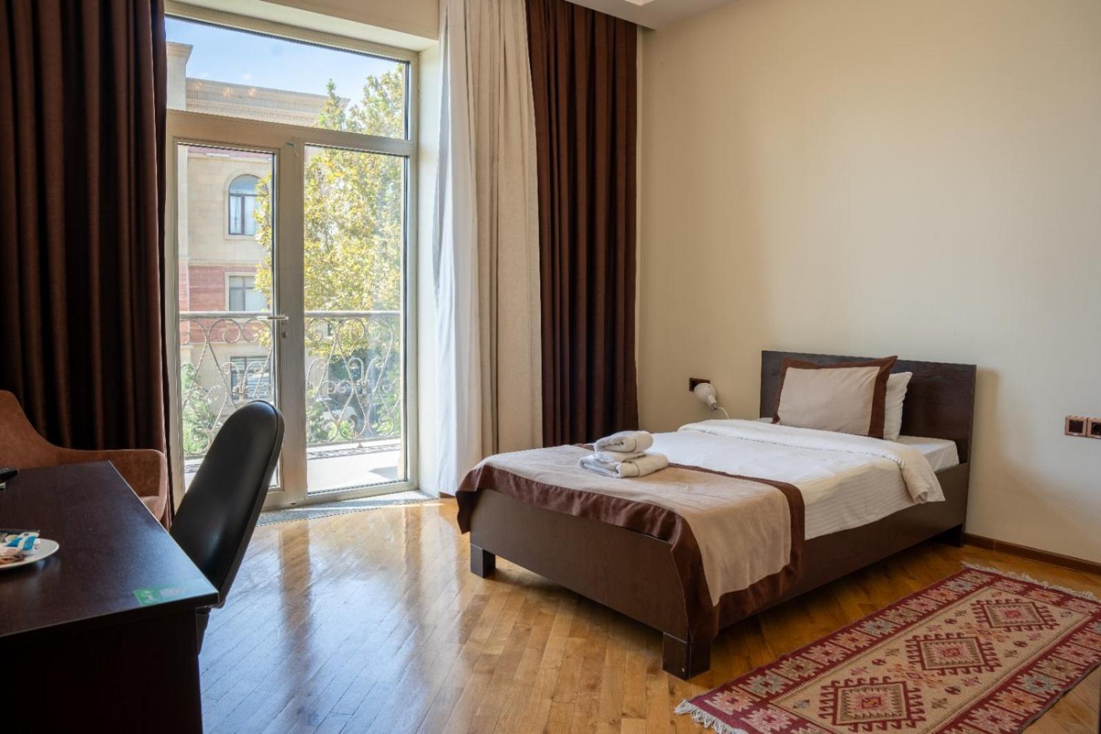 Green City Resort Hotel Баку Экстерьер фото