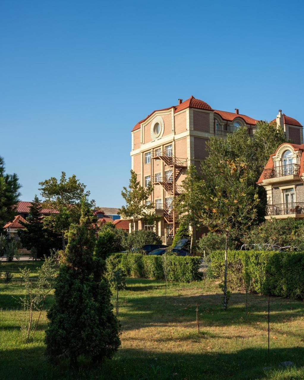 Green City Resort Hotel Баку Экстерьер фото
